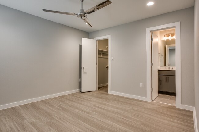 3328 Cedarplaza Ln unit 138, Dallas, TX 75235 - photo 4