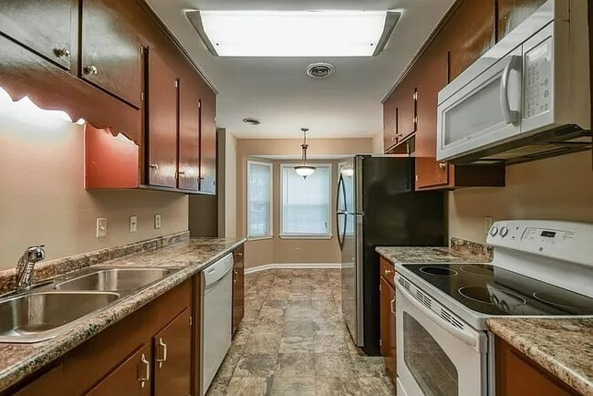 205 Bob White Ave, Hopkins, SC 29061 - photo 2