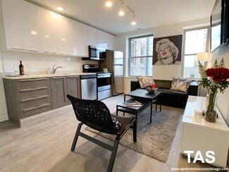 940 W Winona St Unit 810, Chicago, IL 60640