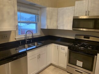 5315 W Wisconsin Ave Unit 1, Milwaukee, WI 53208
