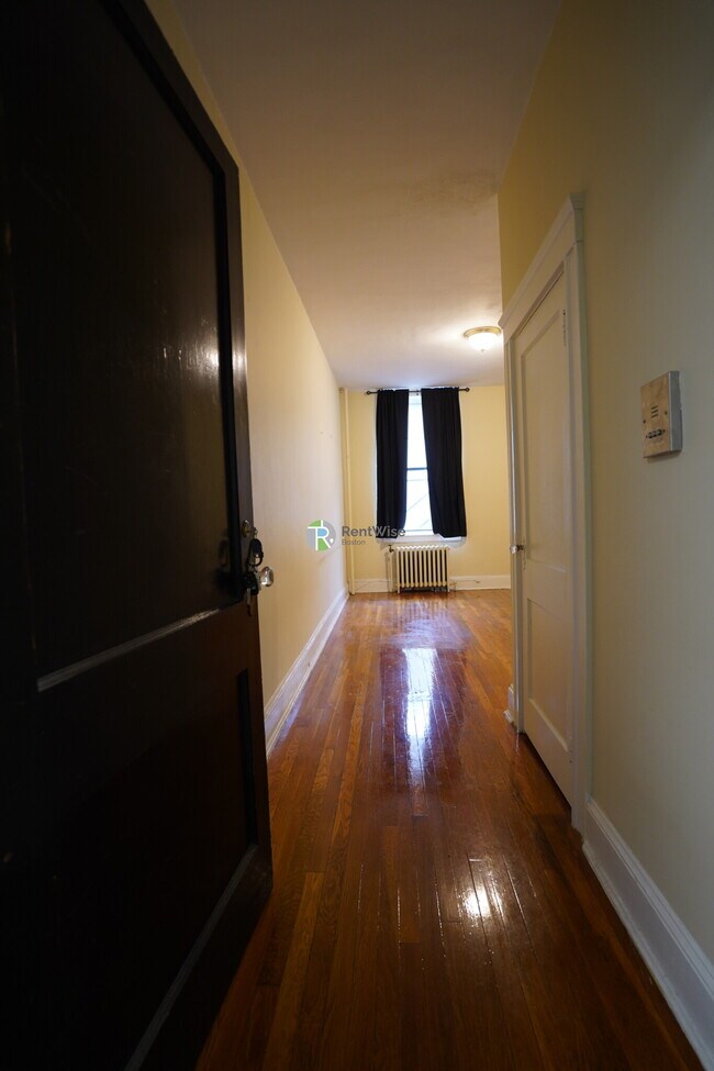 223 Essex St Unit 25, Melrose, MA 02176