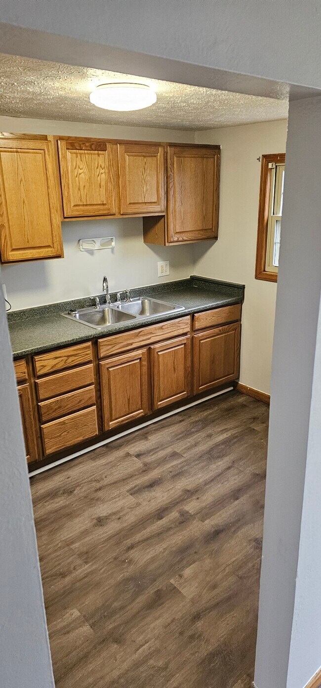 1109 State St unit 1, Grafton, OH 44044 - photo 5