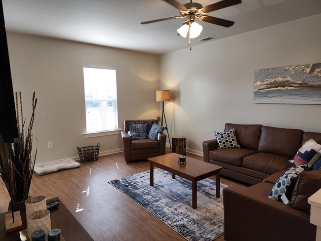2912 Mulberry St SE unit Studio, Albuquerque, NM 87106 - photo 2
