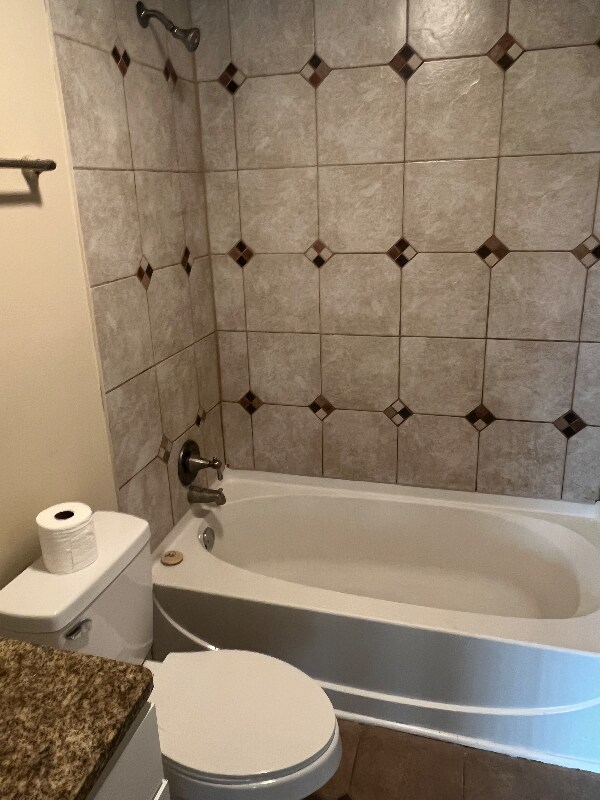 17515 Sandalwood Dr unit 202, Tinley Park, IL 60477 - photo 5