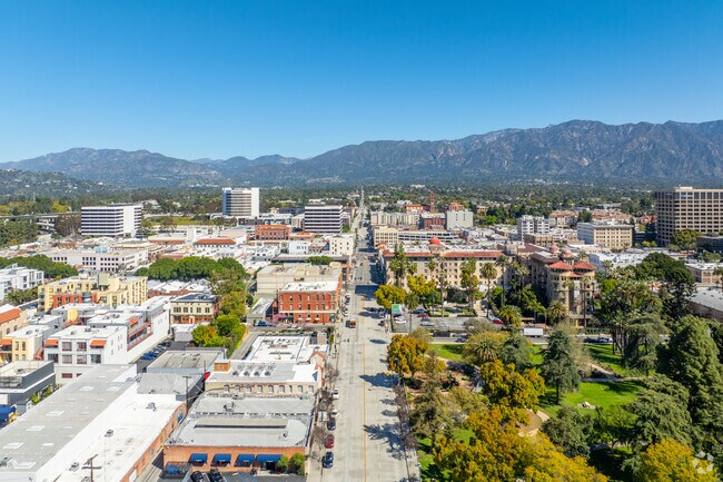 There is plenty to do in the town center of La Crescenta-Montrose.