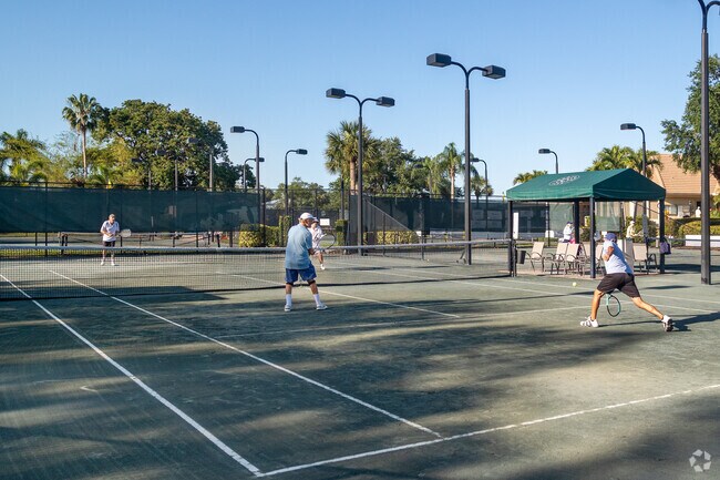 Longshore Lakes residents have access to 9 tennis courts.