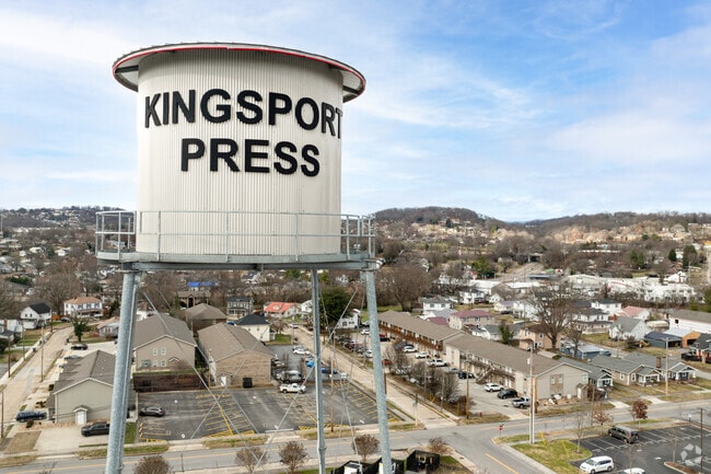 Kingsport offers a mild climate where residents experience all four seasons.