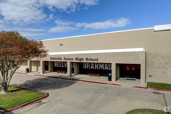 Bellville Junior High School, Rankings & Reviews - Homes.com