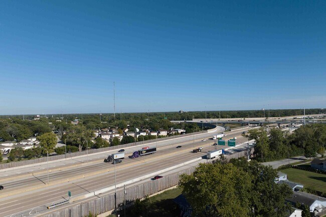 Close to the Country Aire area is I-294 which offers 36-mile drives north to downtown Chicago.