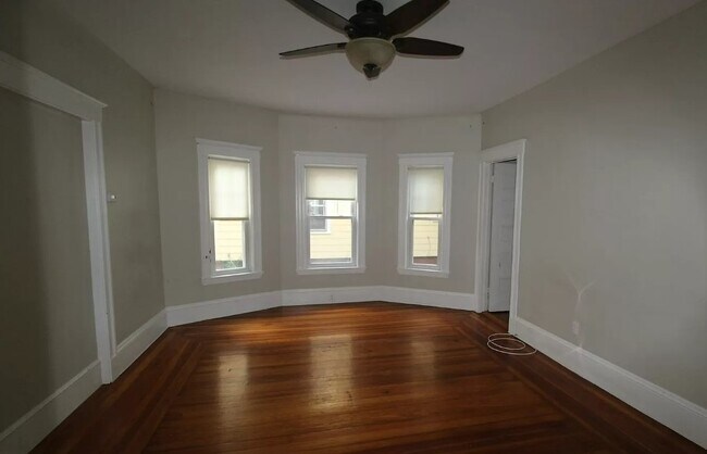 39 Hall Ave unit 2, Somerville, MA 02144 - photo 6