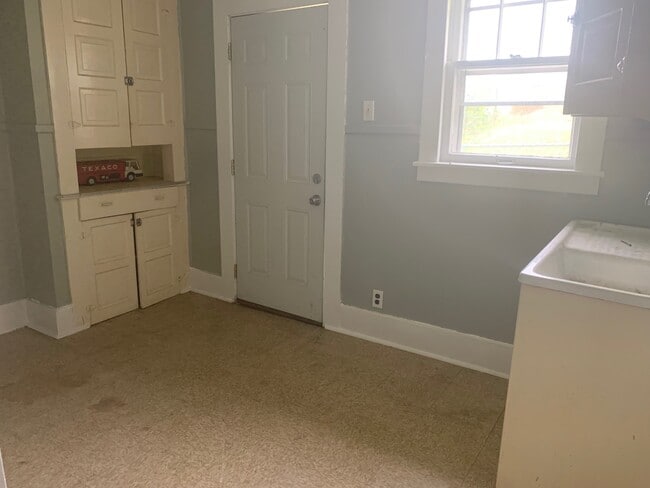 9 Jacob St unit 9 Rear, Uniontown, PA 15401 - photo 7