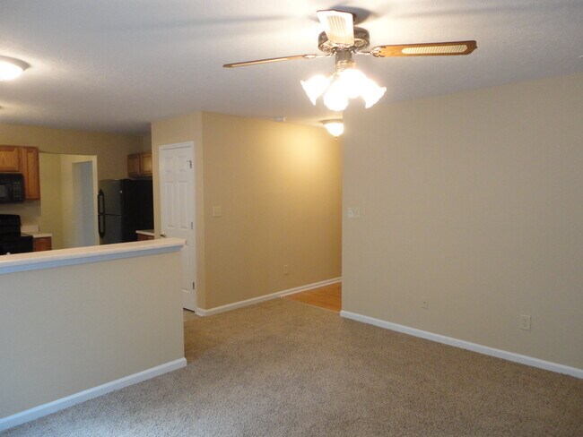 620 Crystal Woods Cir, Indianapolis, IN 46224 - photo 5