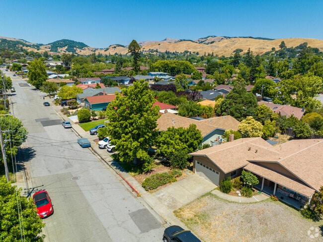 One can easily walk the neighborhood of Terra Linda.