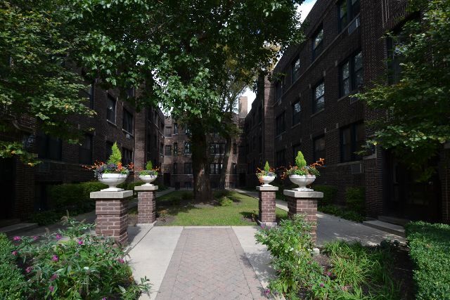 726 W Addison St unit 2Z, Chicago, IL 60613 - photo 1