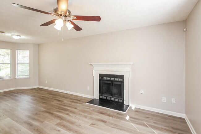 2764 Wildflower Ln SW, Snellville, GA 30039 - photo 5