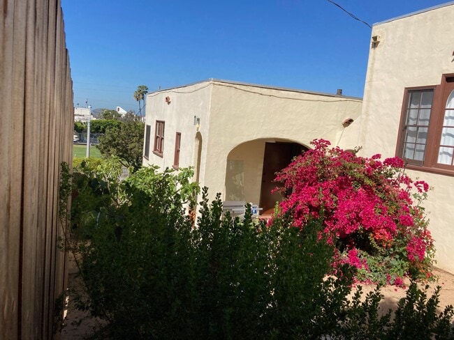 2429 6th St, Santa Monica, CA 90405 - photo 3