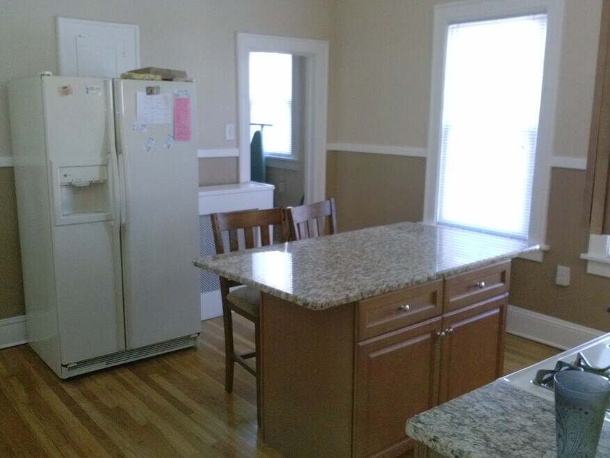 13 N Jay St unit 2, Schenectady, NY 12305 - photo 1