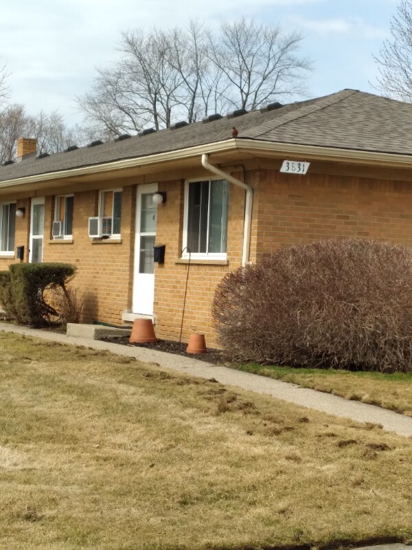 3831 Devon Rd Unit 3, Royal Oak, MI 48073