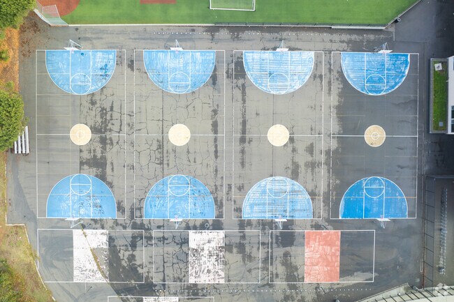Martin Luther King Middle School in Hayward has 4 basketball courts for kids.