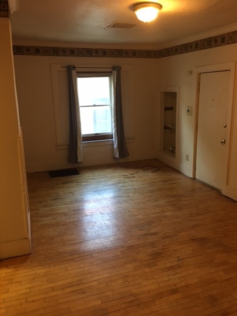 846 Mckinley St, Oshkosh, WI 54901 - photo 5