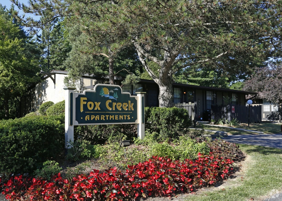 Fox Creek, Toledo, OH 43615 - photo 1