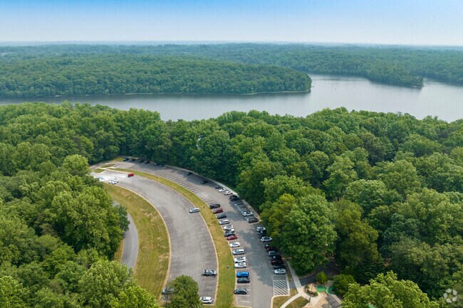 Farrs Corner residents find easy access to Burke Lake Park’s outdoor spaces.