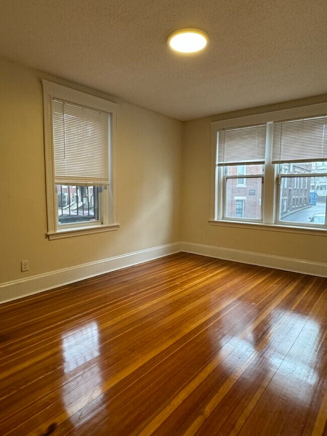 14 Barrows St unit 4, Allston, MA 02134 - photo 4