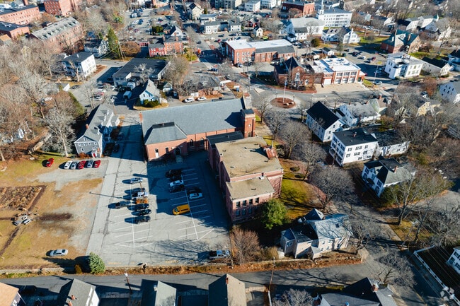 Amesbury Innovation High School welcomes 9-12th grade students.