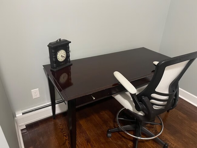 Desk/Office