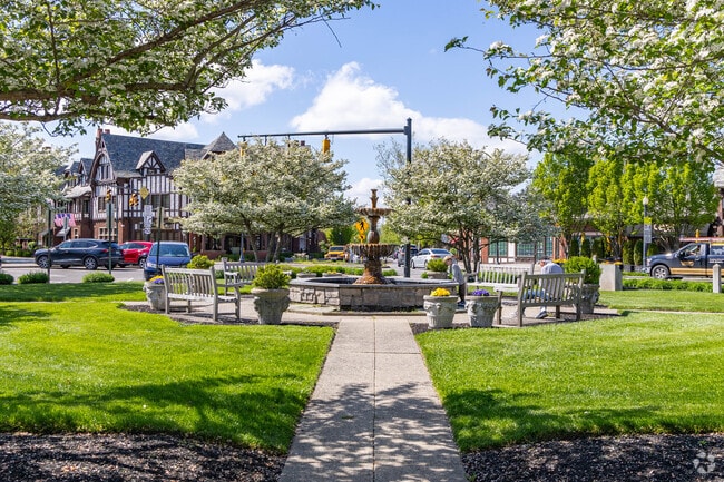 Mariemont Square is the heart of the city surrounded by exciting restaurants and retails.