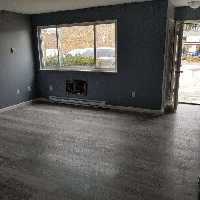 79 Yaun Ave unit 30, Liberty, NY 12754 - photo 5