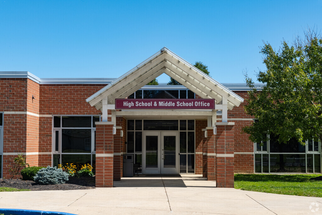 Morenci Area High School provides education in the neighborhood of 
Morenci