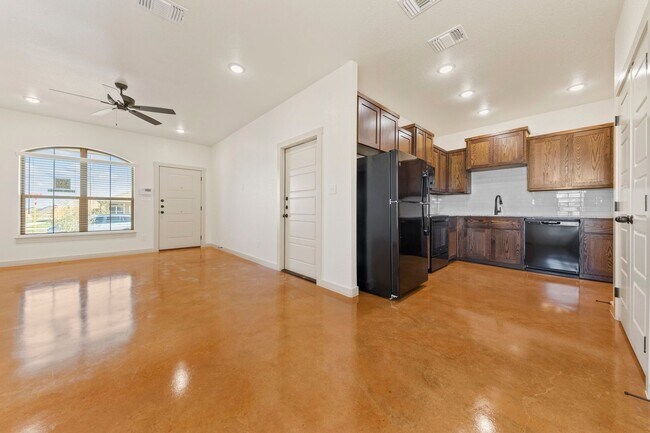 1930 Caspian Trail unit B, Killeen, TX 76548 - photo 7