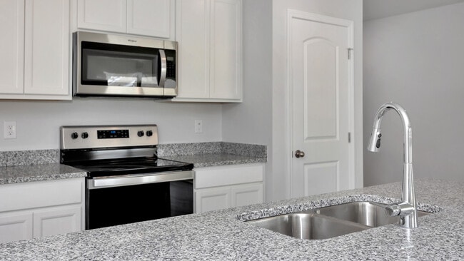 101 Trestle Point Dr unit 36198292, Harvest, AL 35749 - photo 4