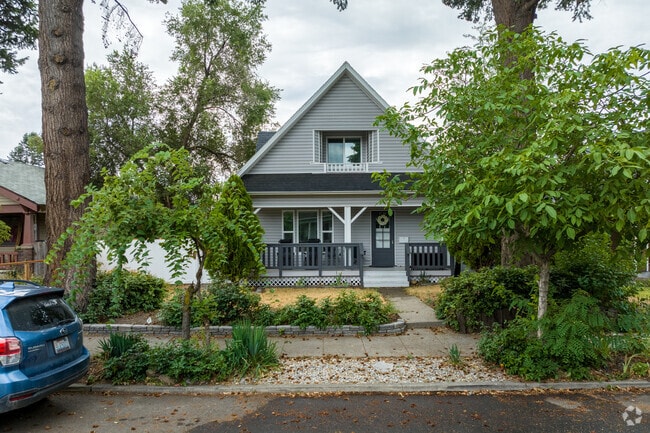 The Logan neighborhood features several styles of Cottages.