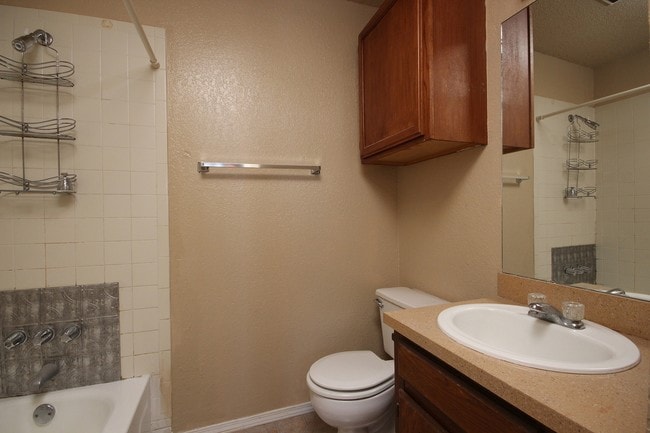 College Park Townhouses, Oklahoma City, OK 73159 - photo 6