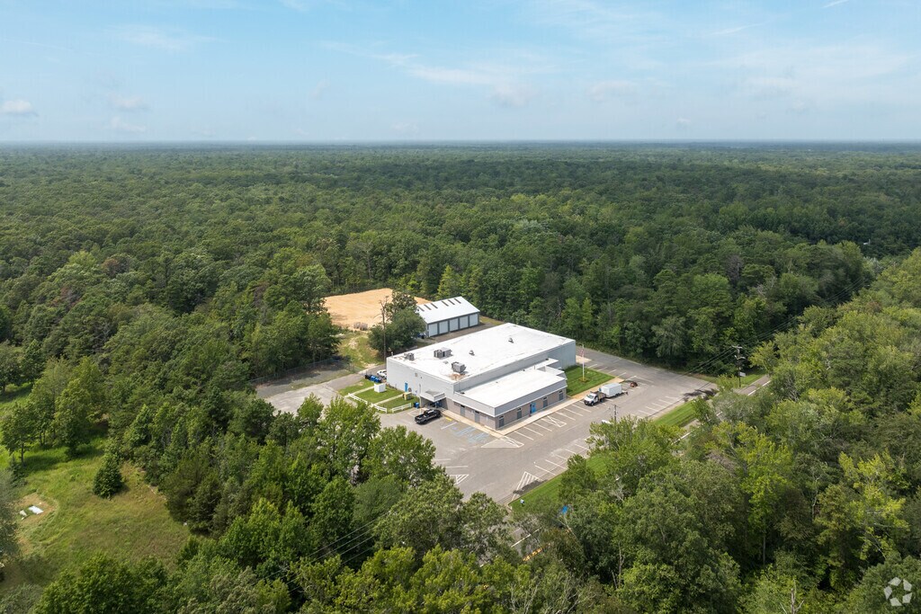 After graduation, 100% of Families United Network Academy students from this school go on to attend a 4-year college.