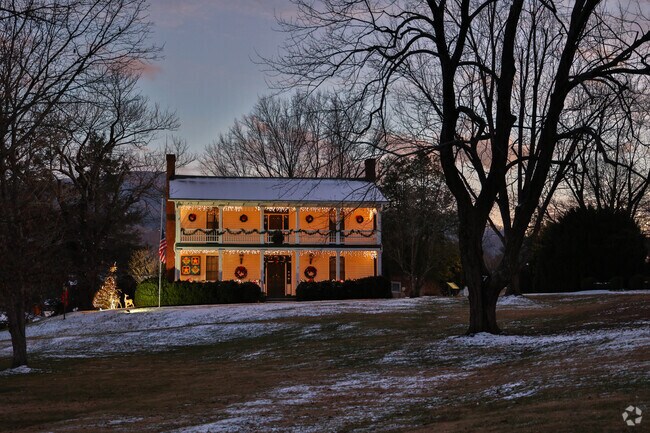 The Shelton house is a historic location for heritage and crafts in Waynesville.