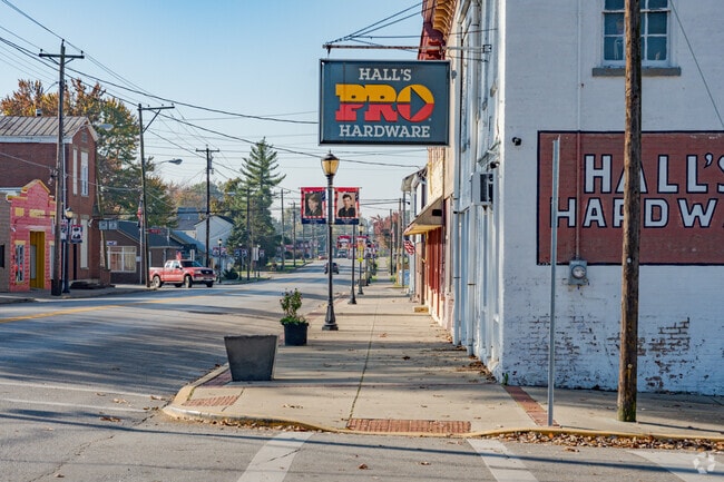 Market St in Felicity offers all the local retail stores and eateries.