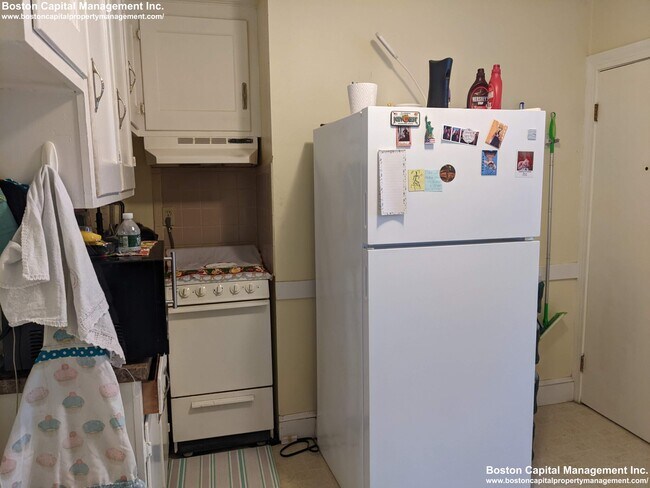 464 Highland Ave unit 1, Malden, MA 02148 - photo 2