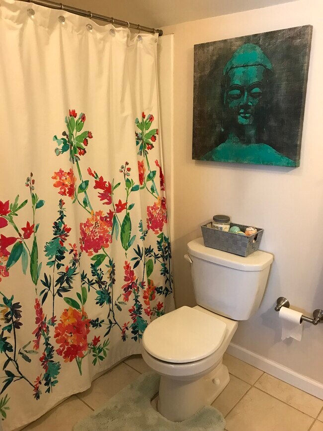 215 N 6th St unit 2, Emmaus, PA 18049 - photo 7