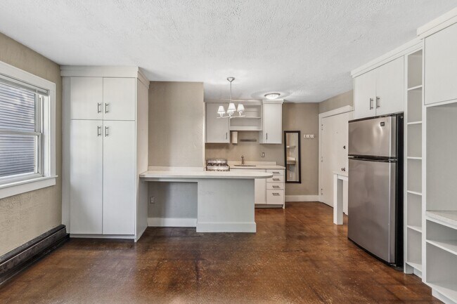 501 Ashland Ave - Heat Included, Saint Paul, MN 55102 - photo 5