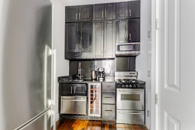 562 Hudson St unit FL4-ID2055, New York, NY 10014 - photo 5