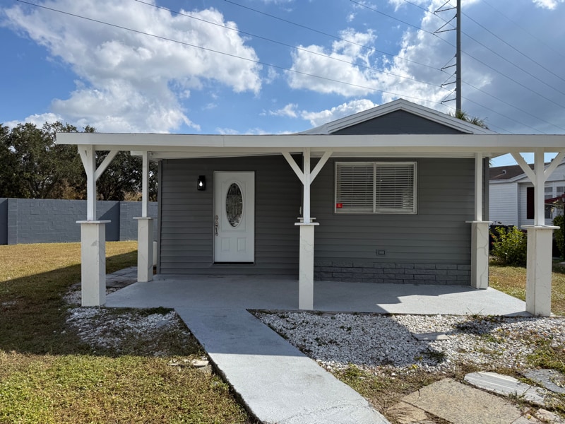 8811 Poe Dr, Town 'N' Country, FL 33615 - photo 1