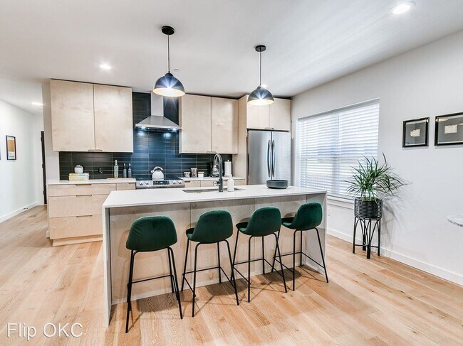 808 NW 23rd St unit 1, Oklahoma City, OK 73106 - photo 2