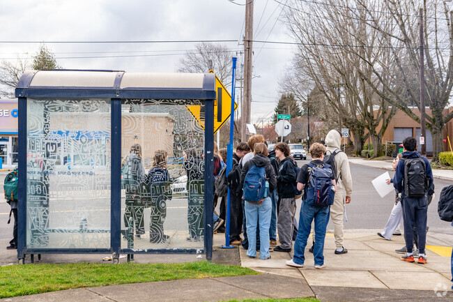 There is ample public transportation to be found throughout Grant Park Neighborhood.