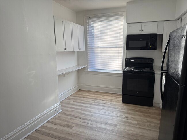5704 Darlington Rd unit Flr 1, Pittsburgh, PA 15217 - photo 3