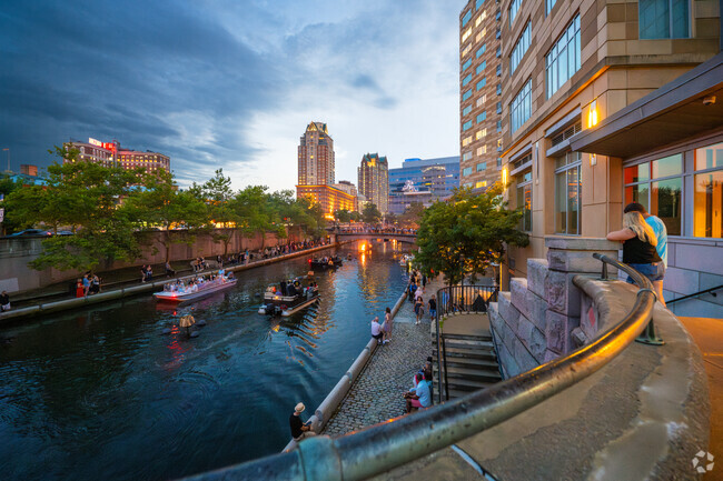 Waterfire celebrates the traditions set forth by Roger Williams and local tribes in the 1600s.