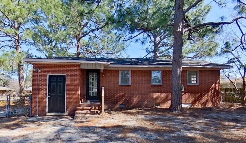 1930 Wayne Ln, Fayetteville, NC 28304 - photo 1