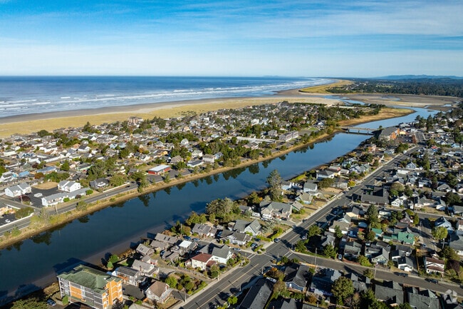 Stanley Acres sits right in the middle of the Seaside shorline.